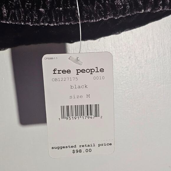 NwT Free People Marie Velvet Puff Sleeve Crop Top in Black Sz Med Boho Gothic - Picture 6 of 7